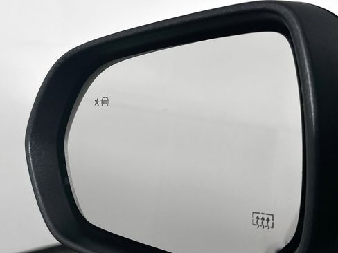 Used 2025 GMC Acadia Elevation image 16