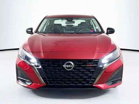 Used 2023 Nissan Altima 2.5 SR FWD image 3