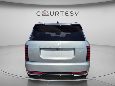 New 2026 Hyundai Palisade Calligraphy FWD image 4