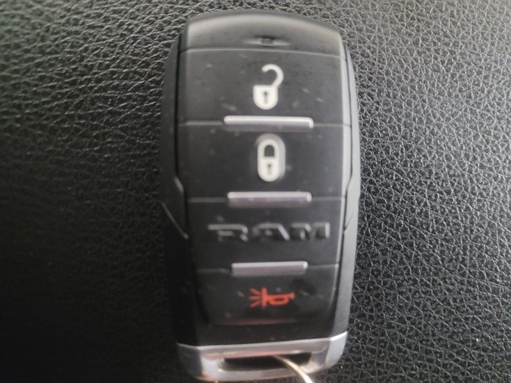 Used 2019 RAM 1500 Big Horn RWD image 32