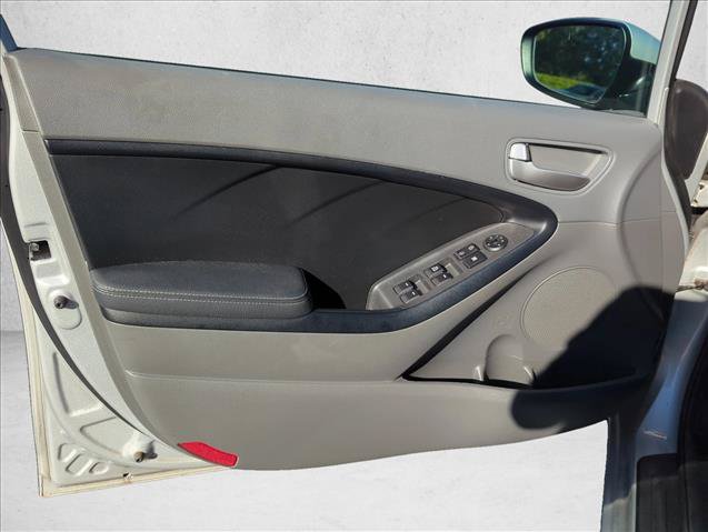 Used 2018 Kia Forte LX w/ LX Rear Camera Package FWD image 10