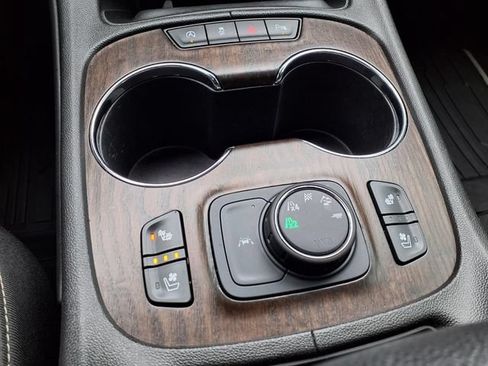 Used 2022 GMC Acadia Denali w/ Denali Technology Package AWD/4WD image 70