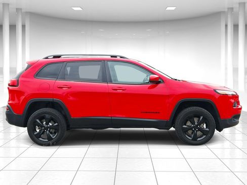 Used 2017 Jeep Cherokee High Altitude w/ Luxury Group AWD/4WD image 2