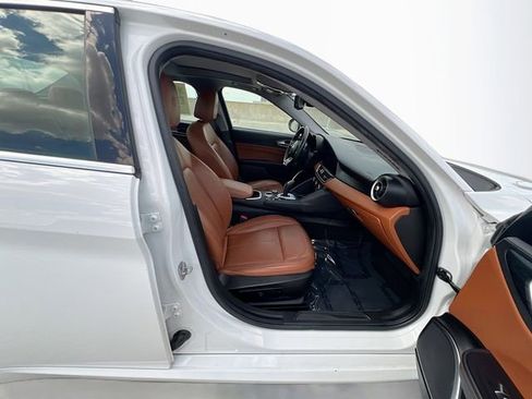 Used 2021 Alfa Romeo Giulia Sprint w/ Sun & Sound Package image 30