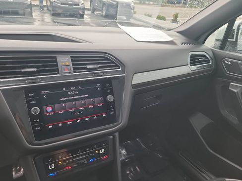 Used 2023 Volkswagen Tiguan SEL R-Line AWD/4WD image 19
