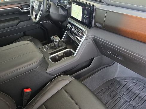 Used 2024 GMC Sierra 1500 Denali w/ Denali Reserve Package AWD/4WD image 17