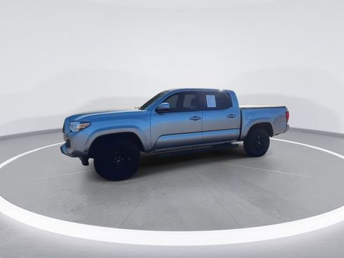 Used 2022 Toyota Tacoma SR5 w/ Technology Package image 6