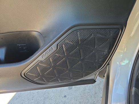 Used 2022 Toyota RAV4 XLE image 14