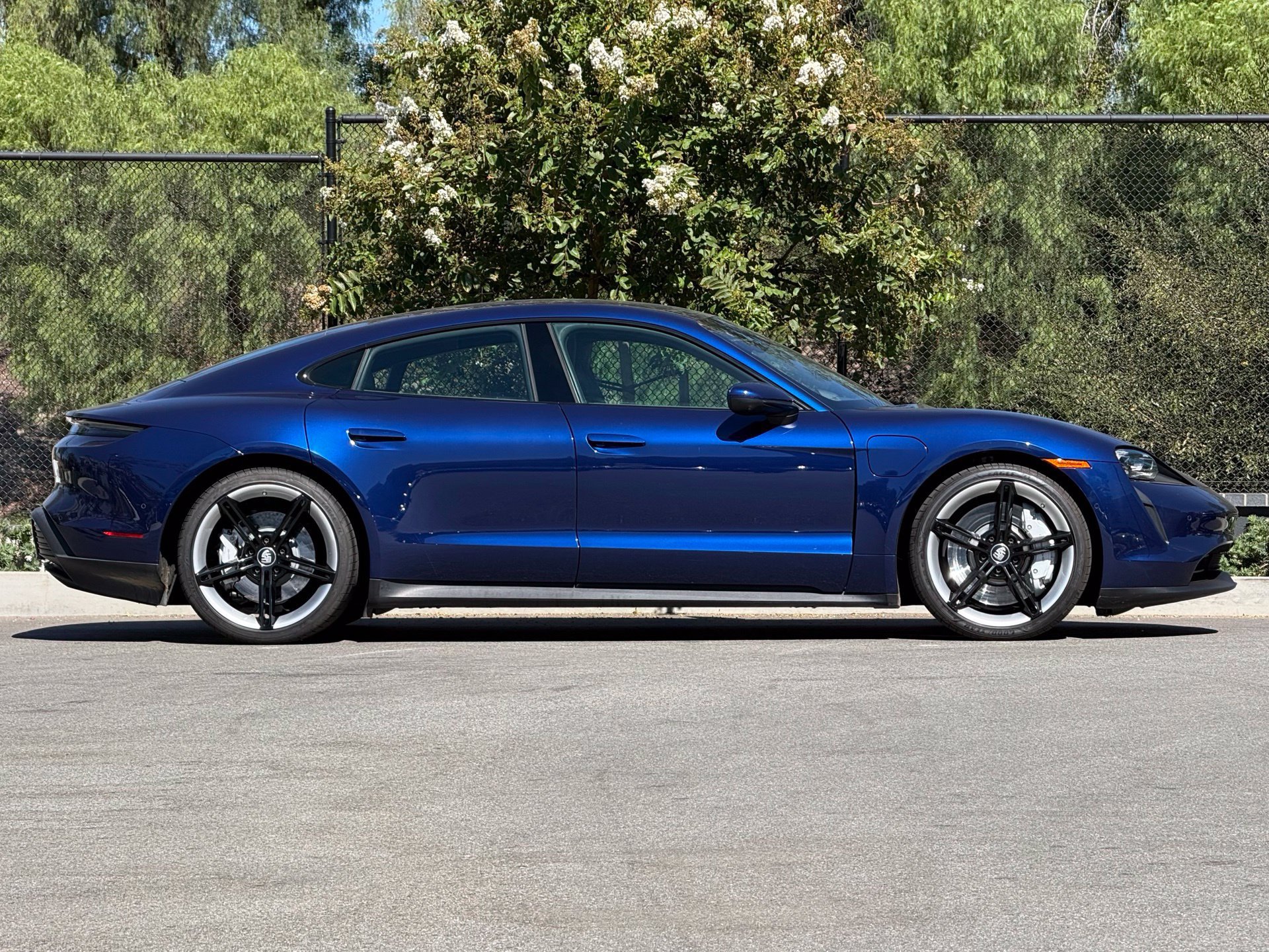 Certified 2023 Porsche Taycan 4S AWD/4WD image 8