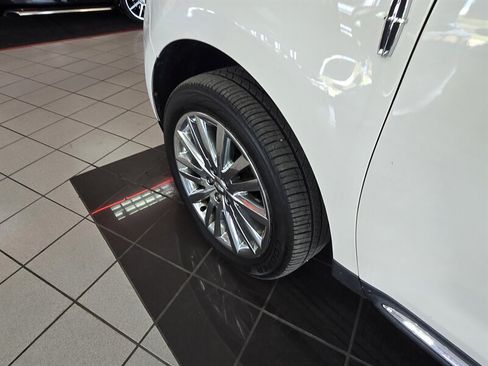 Used 2014 Lincoln MKX AWD w/ Equipment Group 102A image 45