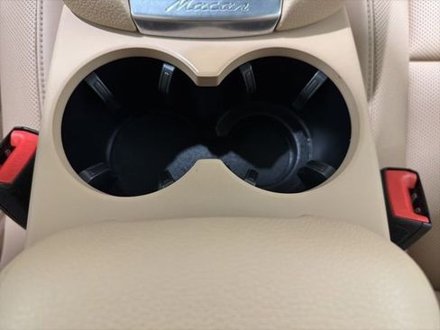 Used 2025 Porsche Macan image 43