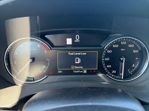 Used 2023 Cadillac XT4 Luxury w/ Cold Weather Package AWD/4WD image 13