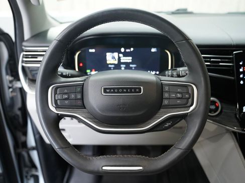 Used 2022 Jeep Wagoneer Series III w/ Convenience Group I AWD/4WD image 12