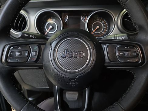 Used 2023 Jeep Gladiator Sport AWD/4WD image 25