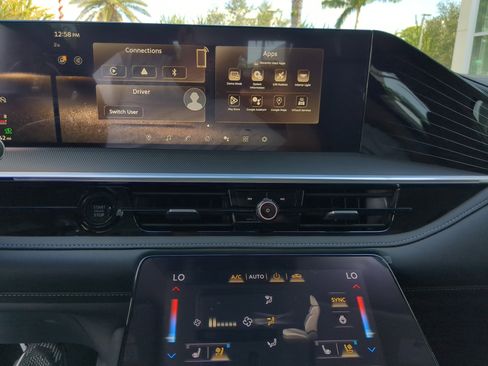 New 2026 INFINITI QX80 Luxe w/ Cargo Package image 22