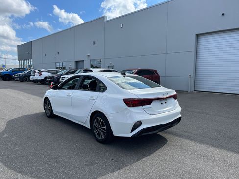 Used 2024 Kia Forte LXS w/ LXS Technology Package image 7