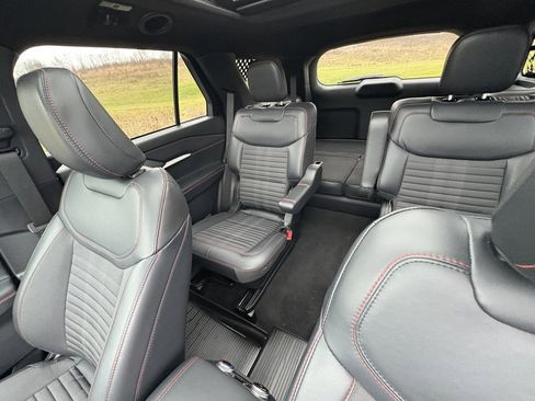 Used 2025 Ford Explorer ST-Line image 40