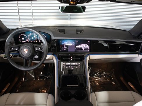 Used 2026 Porsche Panamera RWD image 14