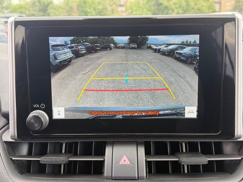 Used 2025 Toyota RAV4 LE AWD/4WD image 27