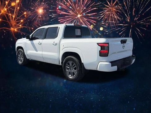 Certified 2025 Nissan Frontier SV w/ SV Convenience Package RWD image 3