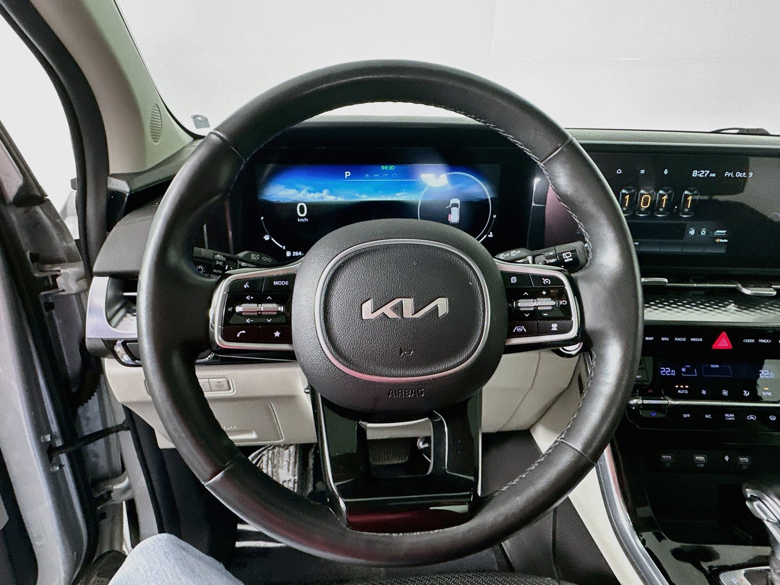 Used 2022 Kia Carnival SX FWD image 11