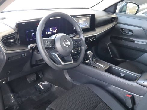 Used 2025 Nissan Kicks S FWD image 17