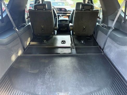 Used 2022 Cadillac Escalade ESV Premium Luxury AWD/4WD image 7