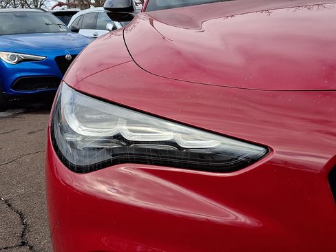 Used 2024 Alfa Romeo Stelvio Veloce image 9