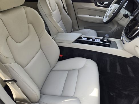 Used 2023 Volvo XC60 T8 Plus w/ Climate Package AWD/4WD image 22