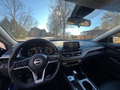 Used 2025 Nissan Altima 2.5 SR image 27