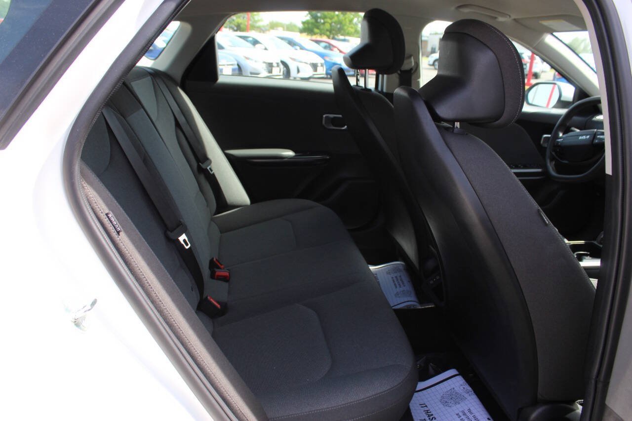 Used 2025 Kia K4 FWD image 10