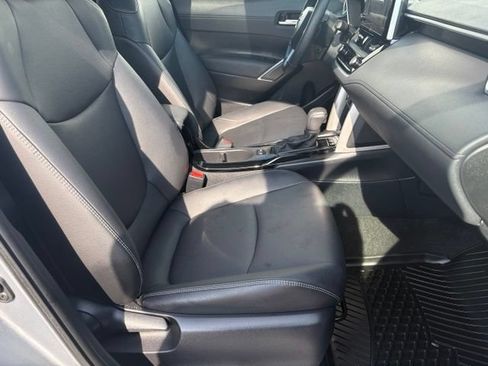Used 2023 Toyota Corolla Cross XLE AWD/4WD image 19