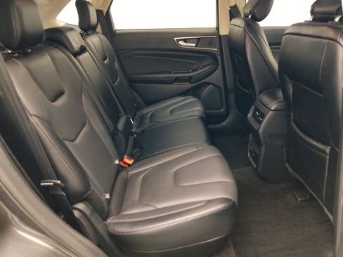 Used 2018 Ford Edge Titanium FWD image 19