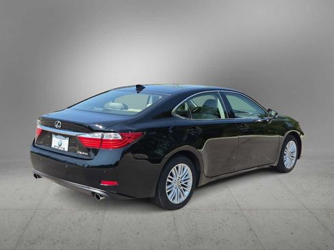Used 2015 Lexus ES 350 w/ Luxury Package FWD image 8