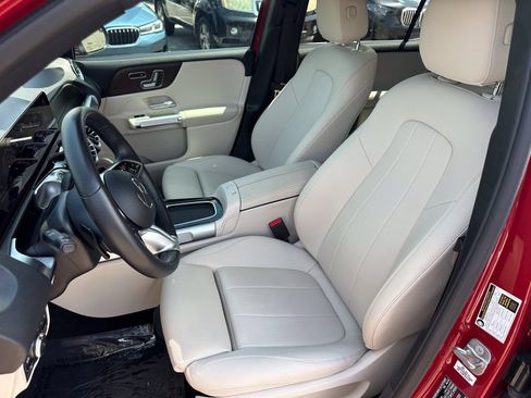 Used 2024 Mercedes-Benz GLB 250 image 21