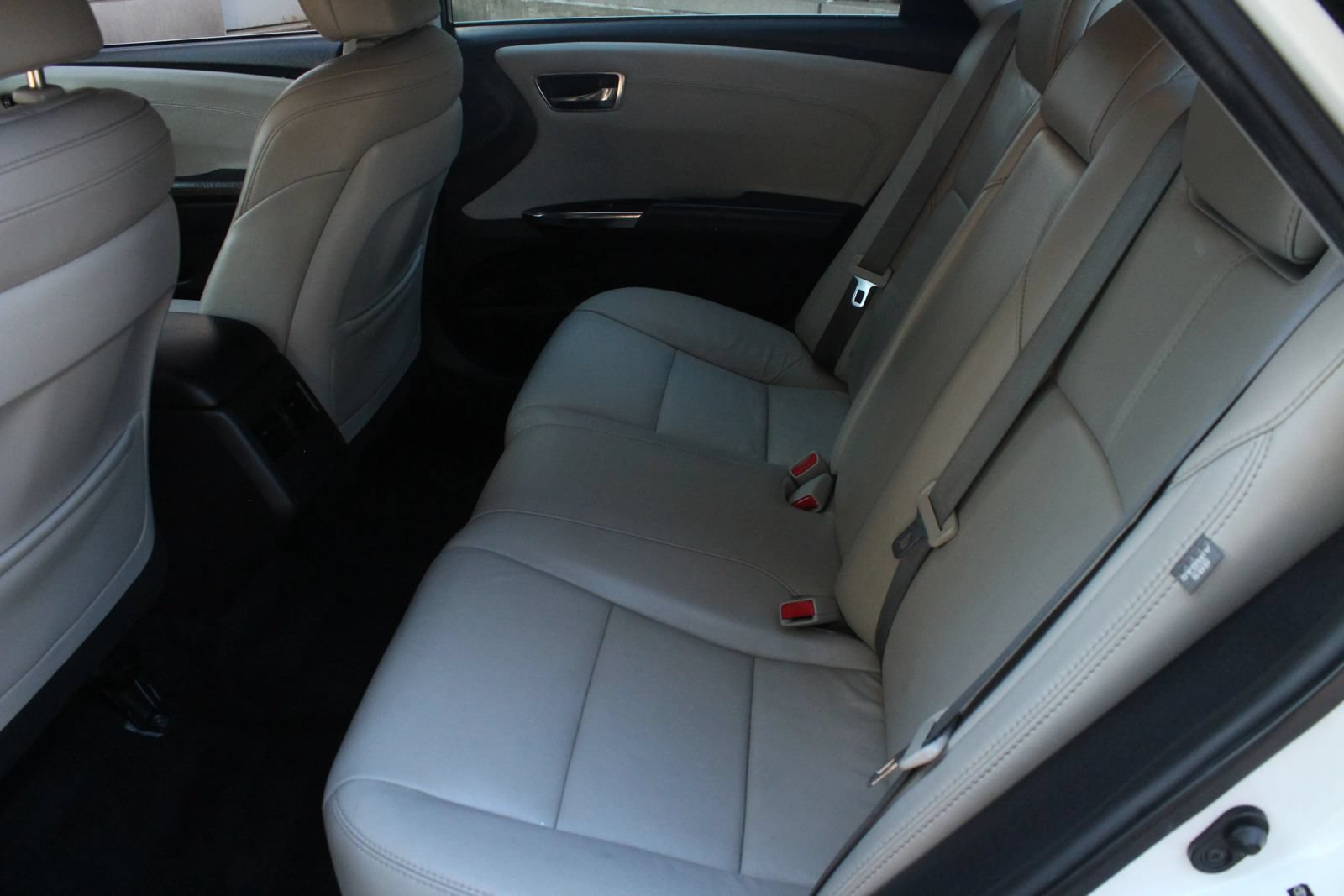 Used 2016 Toyota Avalon XLE FWD image 19