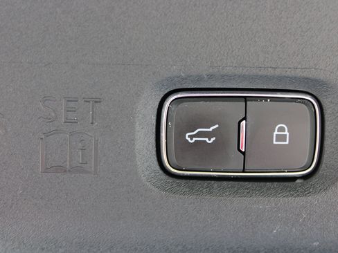 Used 2025 Ford Expedition Active AWD/4WD image 21