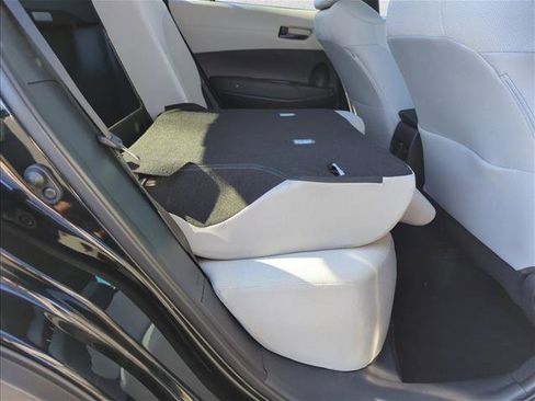 Used 2025 Toyota Corolla Cross LE image 22