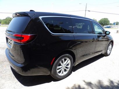 New 2027 Chrysler Pacifica Select