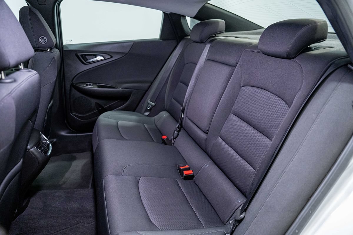 Used 2018 Chevrolet Malibu LT FWD image 15