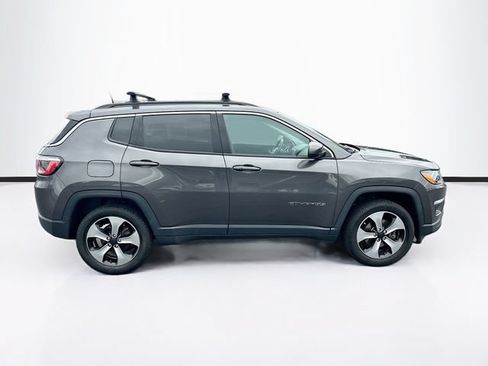 Used 2019 Jeep Compass Latitude w/ Popular Equipment Group AWD/4WD image 11