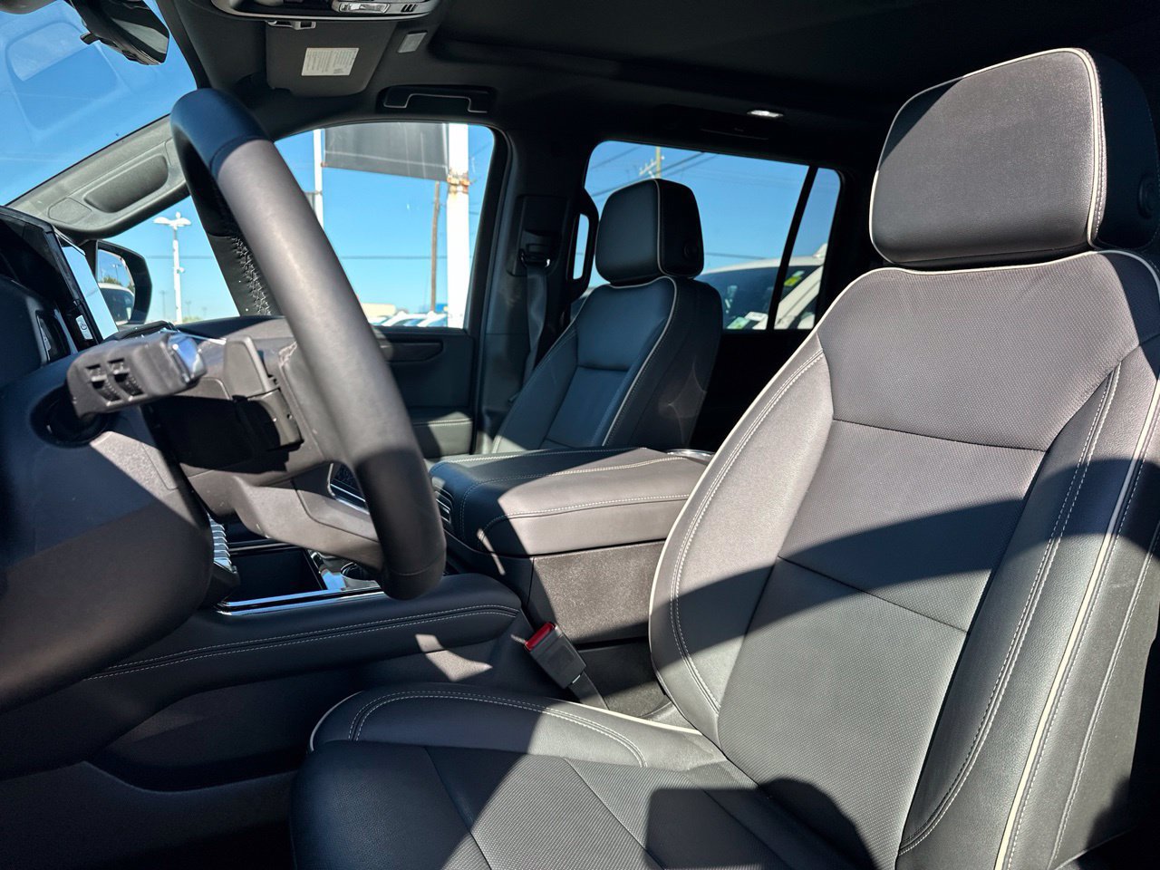 Used 2025 GMC Yukon XL Elevation w/ Technology Package RWD image 8