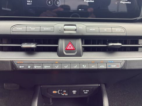 Used 2025 Kia K4 FWD image 19