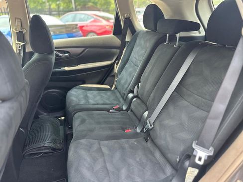 Used 2016 Nissan Rogue S FWD image 10