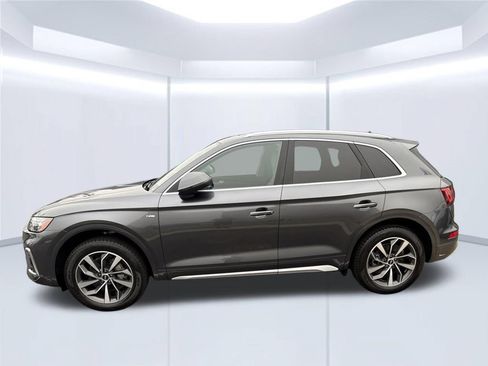 Used 2023 Audi Q5 2.0T Premium Plus w/ Premium Plus Package AWD/4WD image 2