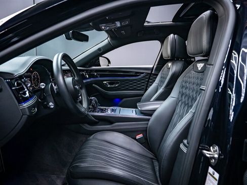 Used 2022 Bentley Flying Spur W12 image 21