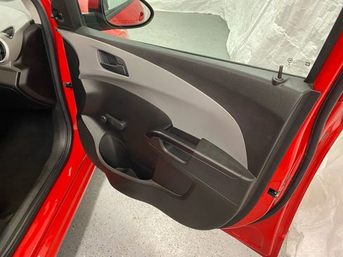 Used 2020 Chevrolet Sonic LT image 24