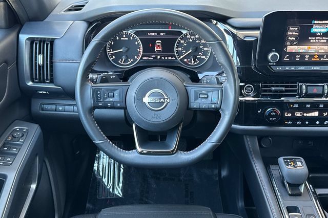 Used 2024 Nissan Pathfinder Rock Creek AWD/4WD image 16
