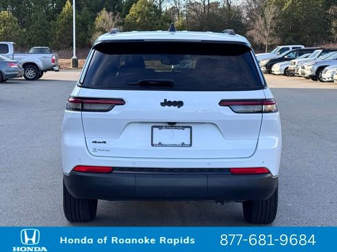 Used 2024 Jeep Grand Cherokee L Laredo image 10