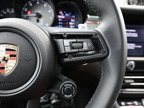 Used 2025 Porsche Macan S image 10